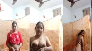 There's something XXX to show off under Indian housewife's clothes | XXX Video on AllSex.XXX