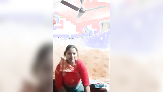 There's something XXX to show off under Indian housewife's clothes | XXX Video on AllSex.XXX