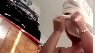 Fabulous Desi with towel on head dries herself and shows natural boobs | XXX Video on AllSex.XXX