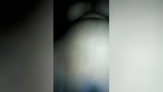 Desigoes to quiet place to pull sari up flaunting XXX-shaped tits | XXX Video on AllSex.XXX