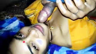 Desi babe takes friend's XXX tool in mouth in front of the camera | XXX Video on AllSex.XXX