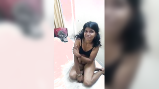 Man films shy Indian GF in black lingerie for personal XXX collection | XXX Video on AllSex.XXX