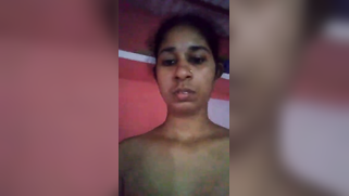 Naked Indian films the video for her self-isolated boyfriend | XXX Video on AllSex.XXX