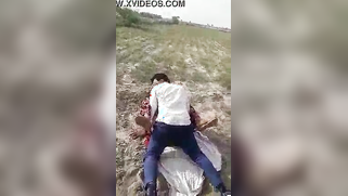 Motorcyclist fucks the clothed Desi hooker in missionary outdoors | XXX Video on AllSex.XXX