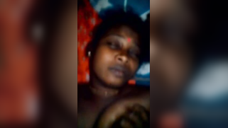 Nothing makes the Desi wife happier than lover's cock stretching cunt