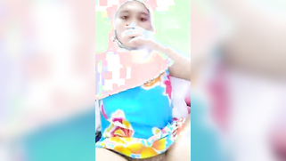 Solo masturbation video by the Desi cutie with succulent breasts | XXX Video on AllSex.XXX