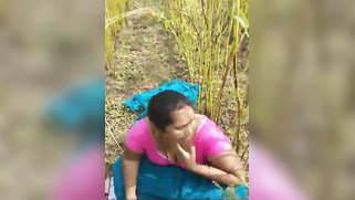 Desi female peasant makes dick hard by handjob and puts condom on it | XXX Video on AllSex.XXX