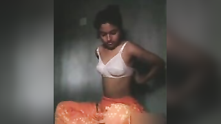 Indian village girl sends object of desire video where she shows body | XXX Video on AllSex.XXX