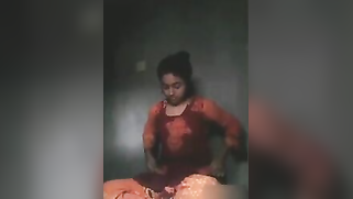 Indian village girl sends object of desire video where she shows body | XXX Video on AllSex.XXX