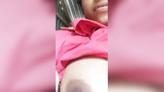 Adorable Indian woman lifts pink top to brag about big boobies | XXX Video on AllSex.XXX