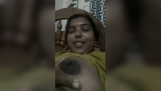 Mischievous Indian squeezes juicy boobies during the video call | XXX Video on AllSex.XXX
