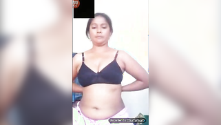 Indian woman's tits and pussy are supposed to impress spectators | XXX Video on AllSex.XXX