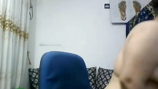 Spectators want to see Indian MILF's pussy and she fulfills the request | XXX Video on AllSex.XXX