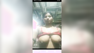 Flashing boobs and pussy is a good way for the Indian to make friends | XXX Video on AllSex.XXX