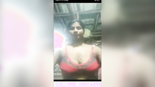 Flashing boobs and pussy is a good way for the Indian to make friends | XXX Video on AllSex.XXX