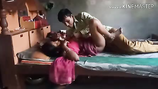 Worker is in a hurry so he fucks the Indian wife very quickly