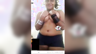 Pretty Desi girl teases strangers demonstrating succulent boobies | XXX Video on AllSex.XXX