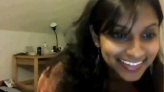 Desi XXX model teases spectators dancing without clothes on webcam | XXX Video on AllSex.XXX