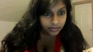 Desi XXX model teases spectators dancing without clothes on webcam | XXX Video on AllSex.XXX