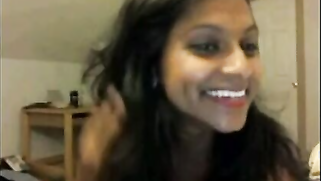 Desi XXX model teases spectators dancing without clothes on webcam | XXX Video on AllSex.XXX