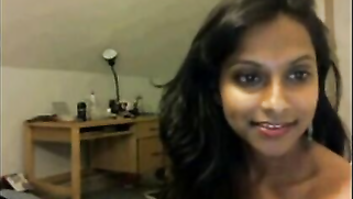Desi XXX model teases spectators dancing without clothes on webcam | XXX Video on AllSex.XXX