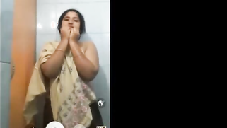 Quality of Indian Internet sucks still the wife shows XXX parts | XXX Video on AllSex.XXX