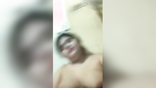 Excited Desi lovely turns on the camera to give XXX hole pleasure