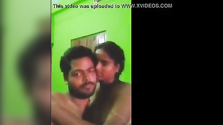 Incest XXX video of the Indian guy and his attractive stepsister