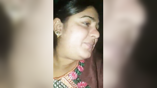 Cheating Telugu woman practices sex with XXX buddy on the camera