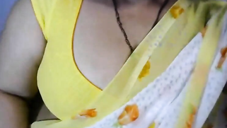 Awesome juicy XXX melons hide beneath Indian camgirl's cleavage | XXX Video on AllSex.XXX