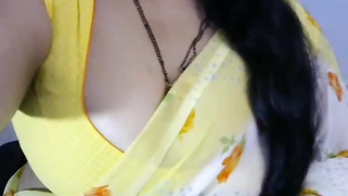 Awesome juicy XXX melons hide beneath Indian camgirl's cleavage | XXX Video on AllSex.XXX