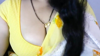 Awesome juicy XXX melons hide beneath Indian camgirl's cleavage | XXX Video on AllSex.XXX