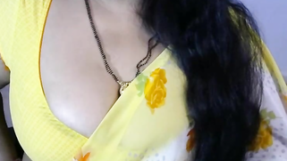 Awesome juicy XXX melons hide beneath Indian camgirl's cleavage | XXX Video on AllSex.XXX