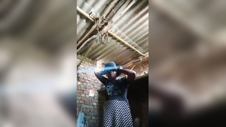 Barn is a safe place where the Tamil camgirl can film XXX shows