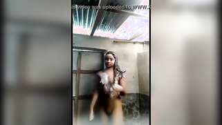 Married lover is out of town and Desi teen films XXX video for him | XXX Video on AllSex.XXX