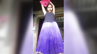 Minx of Bangla origin gives the possibility to see her naked XXX parts