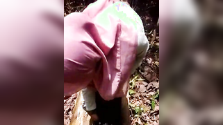 Indian girl in a pink headscarf undresses in front of XXX partner