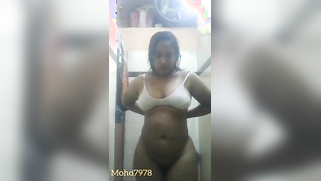 Shower XXX video of the aunty with beautiful natural boobies | XXX Video on AllSex.XXX