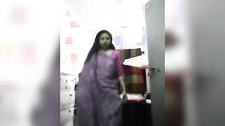 Desi whore gets off on flashing private body parts to online XXX fans | XXX Video on AllSex.XXX