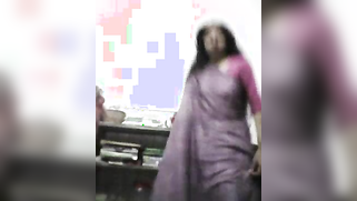 Desi whore gets off on flashing private body parts to online XXX fans | XXX Video on AllSex.XXX