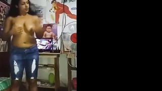 Mallu relaxes in solo XXX show where she slowly takes clothes off | XXX Video on AllSex.XXX