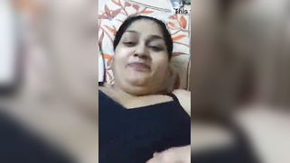 Indian housewife in bra is mad about camera filming her in XXX way | XXX Video on AllSex.XXX