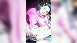 Attractive Desi love in violet sari does anything for tips in XXX show | XXX Video on AllSex.XXX