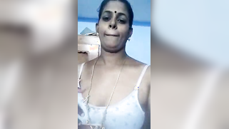 Indian exposes natural boobies in solo show where she is the XXX star | XXX Video on AllSex.XXX