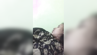 Indian woman in sari enjoys XXX fucker's kisses in front of the camera | XXX Video on AllSex.XXX