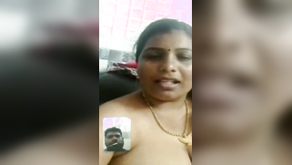 Indian MILF is in seventh heaven when guy tips her for XXX video call