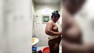 Indian woman changes clothes and flashes private parts in XXX porn | XXX Video on AllSex.XXX