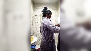 Indian woman changes clothes and flashes private parts in XXX porn | XXX Video on AllSex.XXX