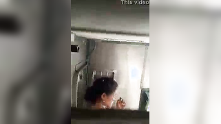 Desi chick gives XXX opening to partner who scores it in the moving train