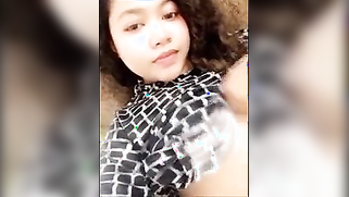 XXX session on camera makes Desi show off her naked tits worldwide | XXX Video on AllSex.XXX